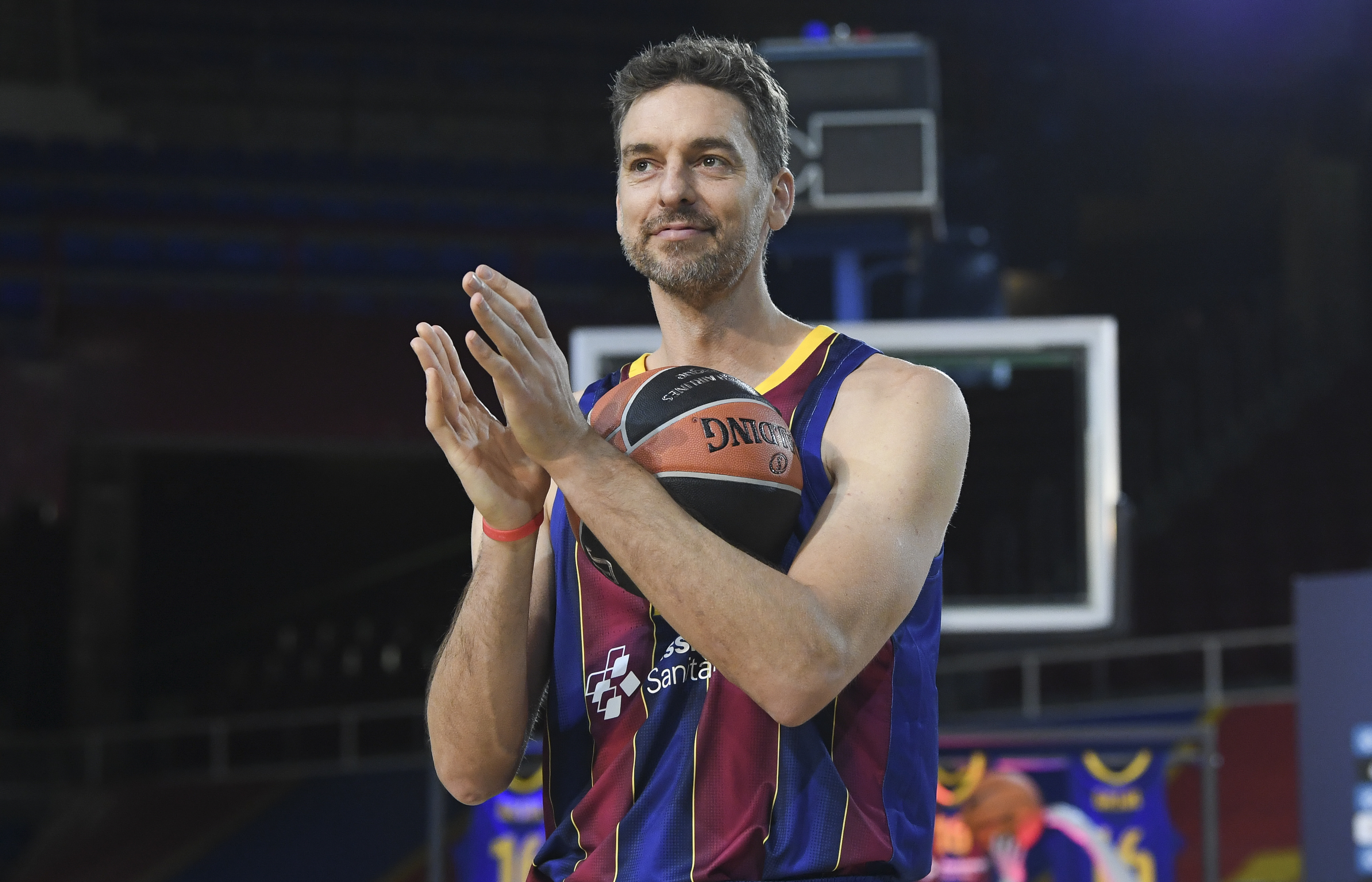 篮球——保罗·加索尔加盟巴塞罗那(2)