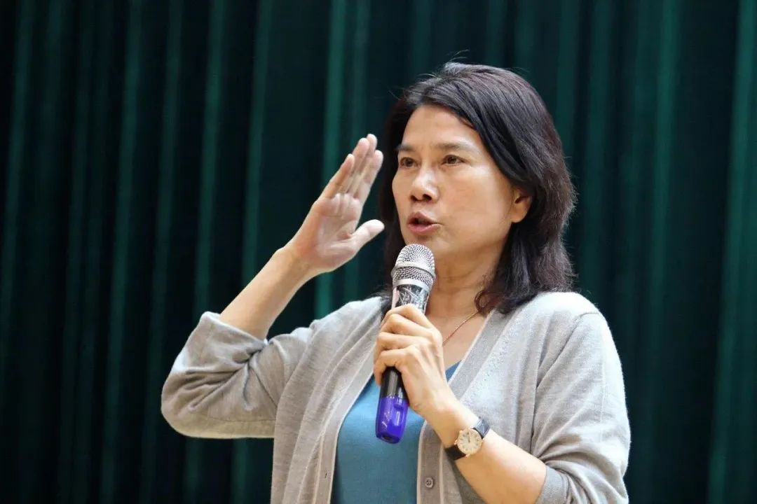 当了格力十年董事长,董明珠只剩下那张嘴了吗?