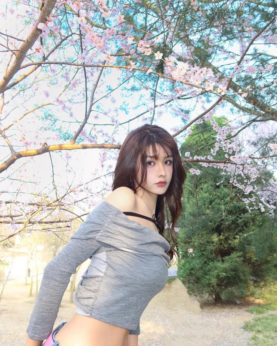 国产网红武迪,精致五官,独特气质,窈窕身姿,高级感十足