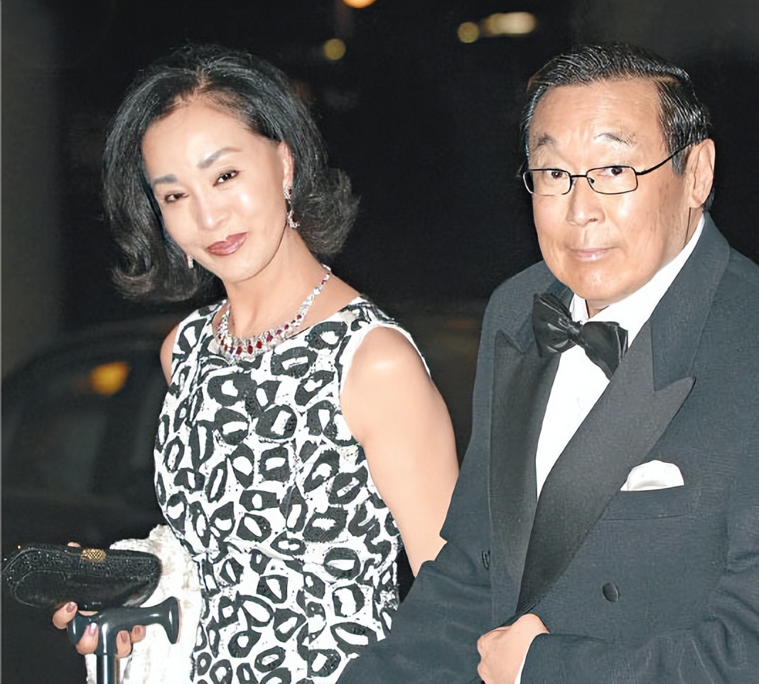 隐忍43年熬死花心丈夫,独揽70亿家产,何莉莉教科书式斗小三