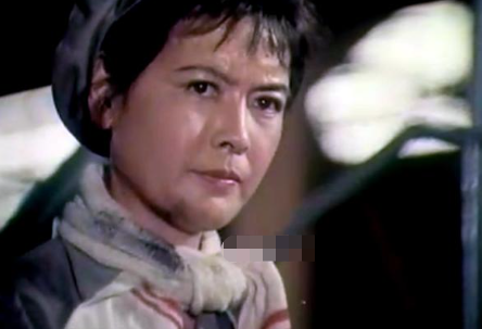 《苦菜花》杨雅琴,葬礼上两任丈夫都不来,侄子:一生追爱不得