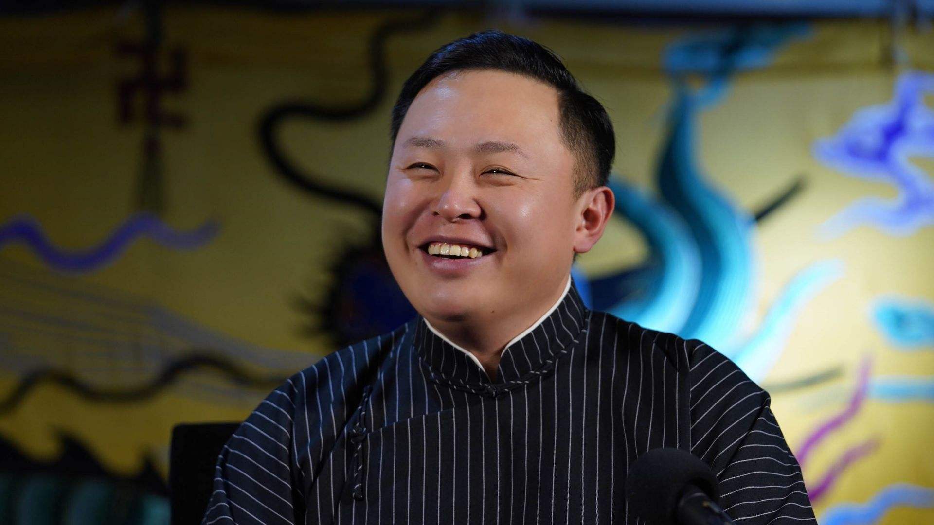 相声经典节目,六个版本的《扒马褂》!孰强孰弱?