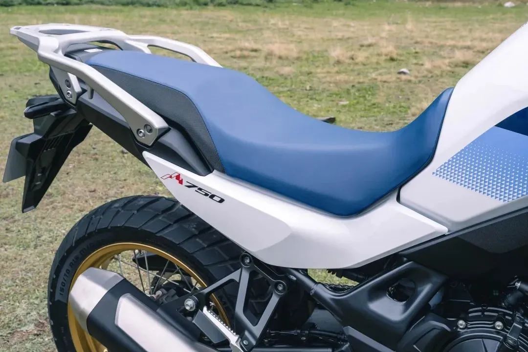 本田复古拉力车型xl750 transalp在日本亮相,售价1265000日元