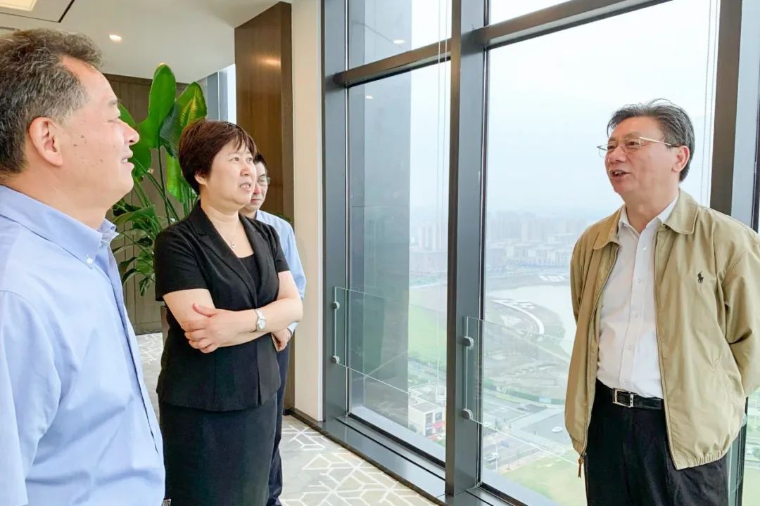 赵福禧出席金山区"政会银企"四方合作机制专题推进会并调研金山工商联