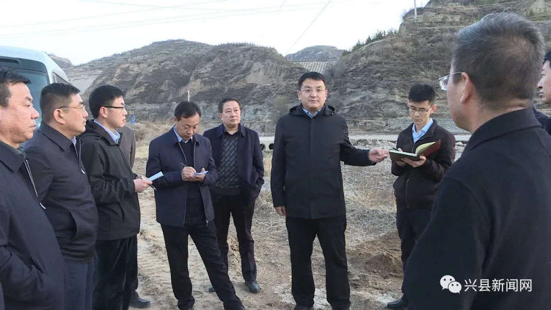 兴县:梁文壮对县域水污染防治工作进行现场办公