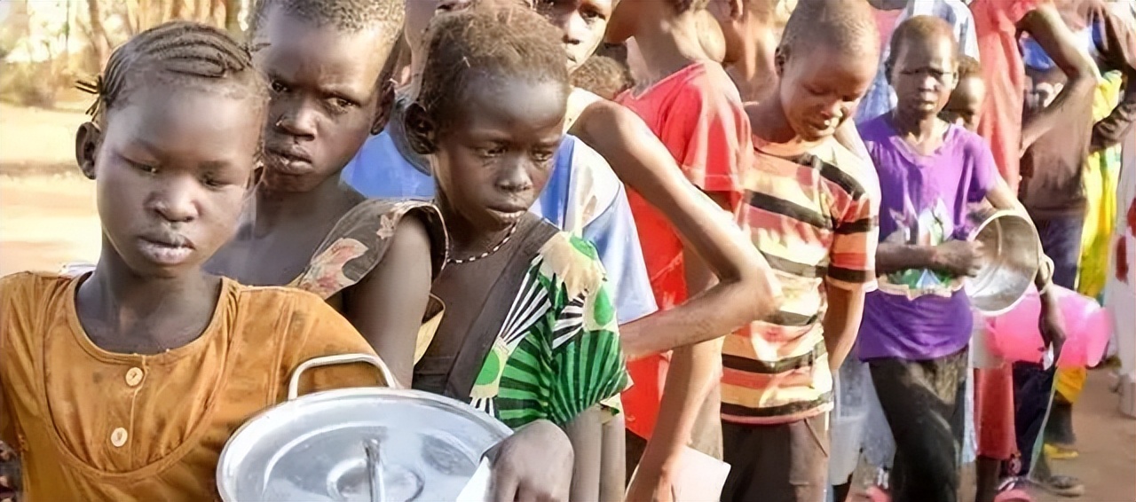 全球有八亿人受饥饿威胁,那么是谁?在抢夺他们的饭碗!