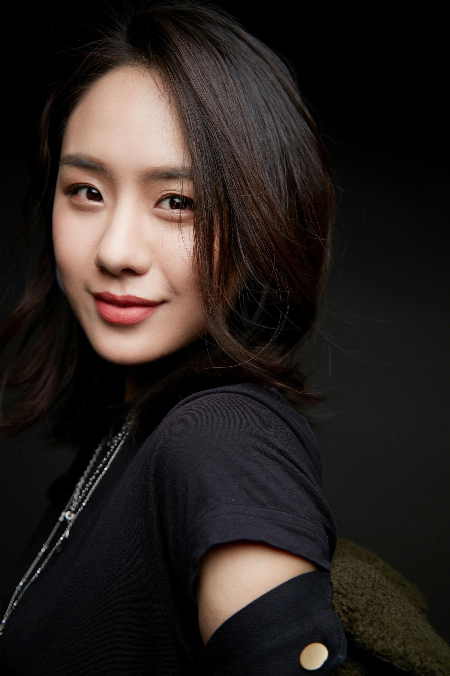 张潮:二婚娶小20岁演员,62岁老来得女,大女儿是著名演员张晔子