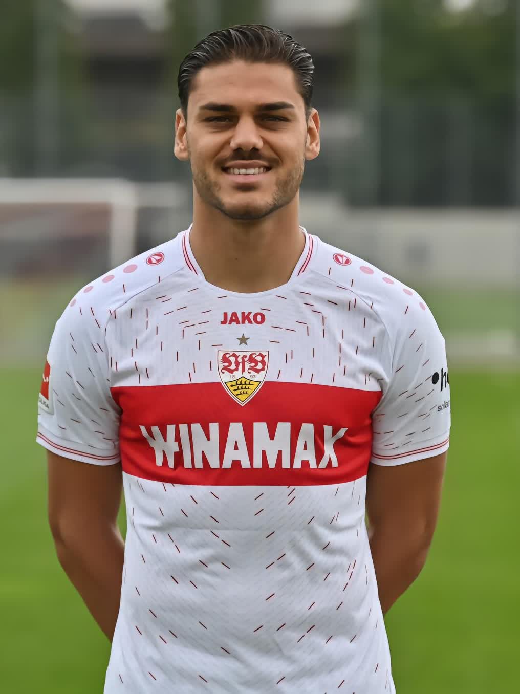 德天空:斯图加特后卫马夫罗帕诺斯与西汉姆联达成协议-度小视