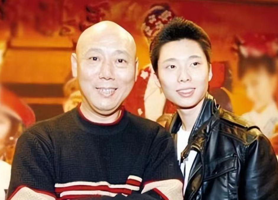 李誠儒:身價百億,住北京豪華四合院,兒子卻在18平房子裡住20年