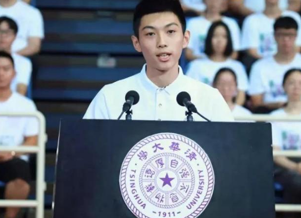 清华美女学霸火了,履历堪比"开挂",网友:上帝为她关了哪扇窗