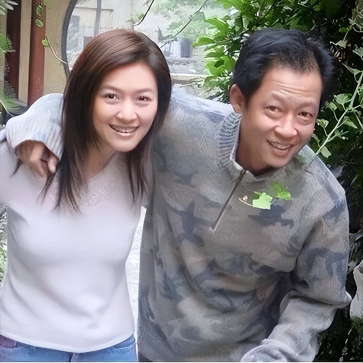 初恋陆毅痴爱王志文富豪老公入狱去世她拿130亿笑着活下去