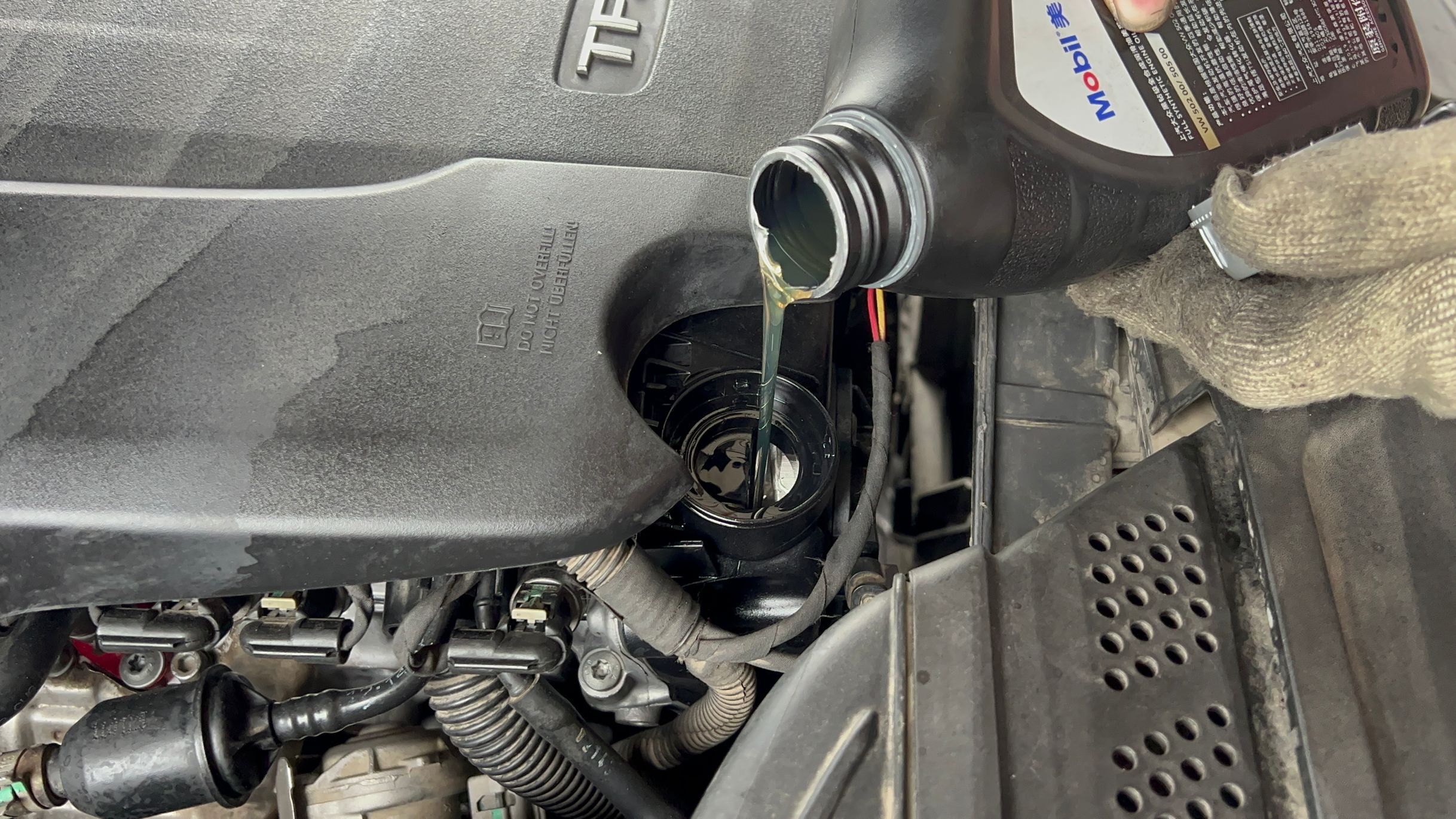 奥迪换装三代ea888的奥迪a4l严重烧机油,从湖北荆州来一次性修好