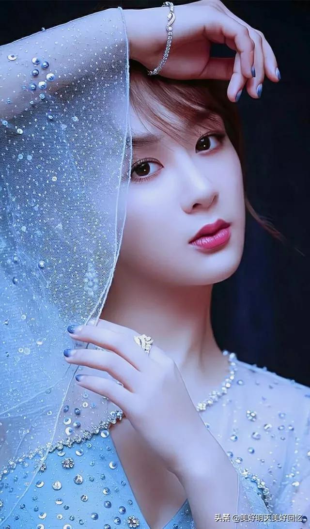 倾国倾城的美女照片一册