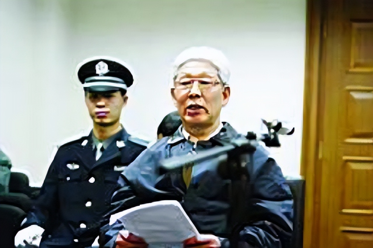 "最牛逃犯"沈俊林:逃亡15年混成亿万富豪,还把情人捧成大明星