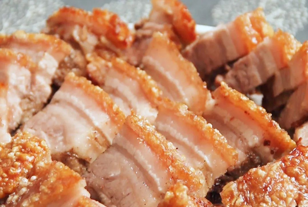 脆皮五花肉:外酥里嫩,香脆不腻,肉食爱好者的福音!