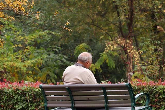 让保姆一家三口都来我家，管吃管住，82岁老父亲比住养老院强百倍 ..._图1-3