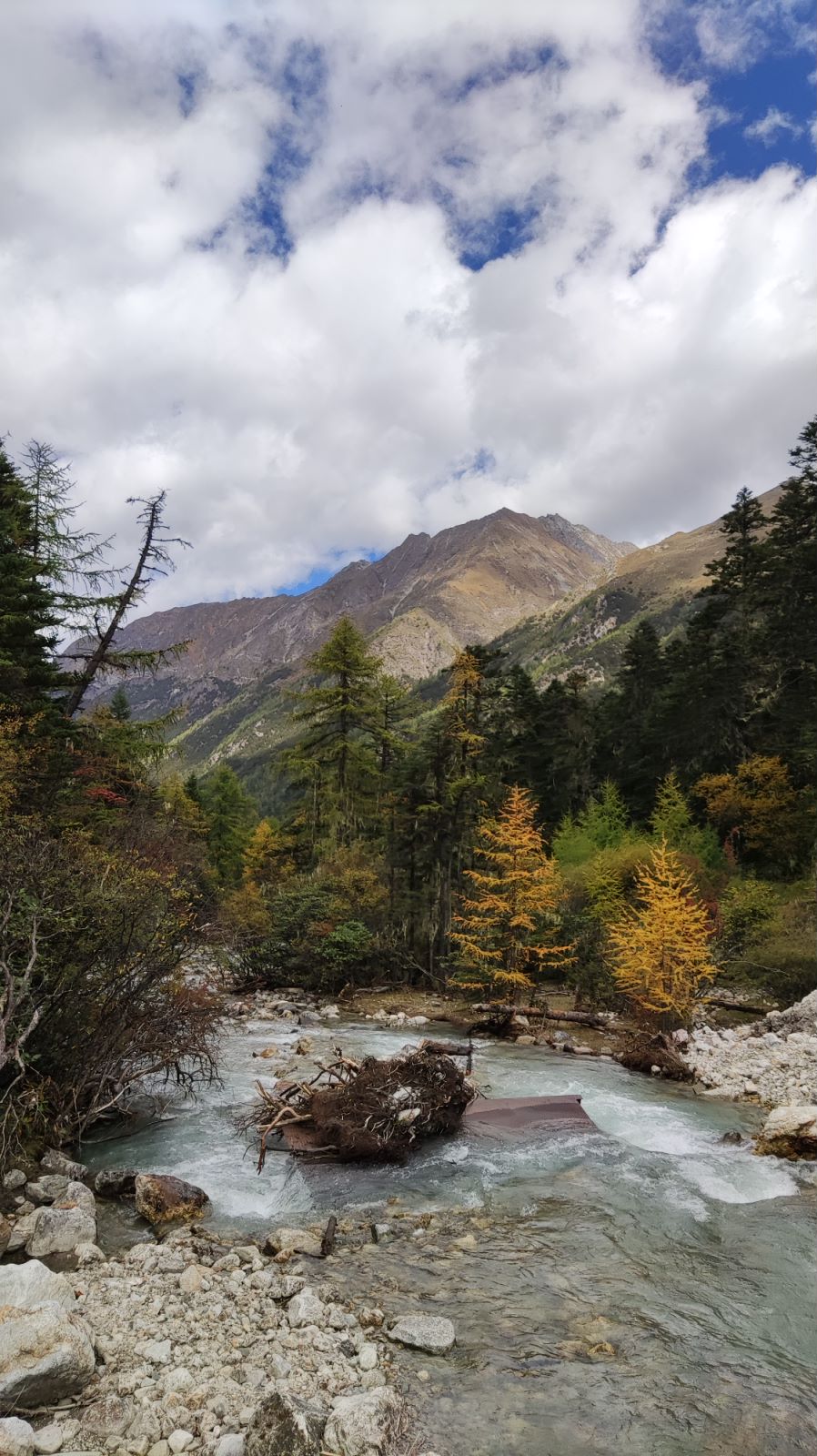 康定莲花湖月亮湾徒步2021国庆三日游