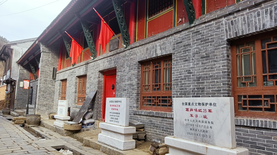 可能是西安最经典的秦岭班车了!45公里13元钱,终点是座深山古镇