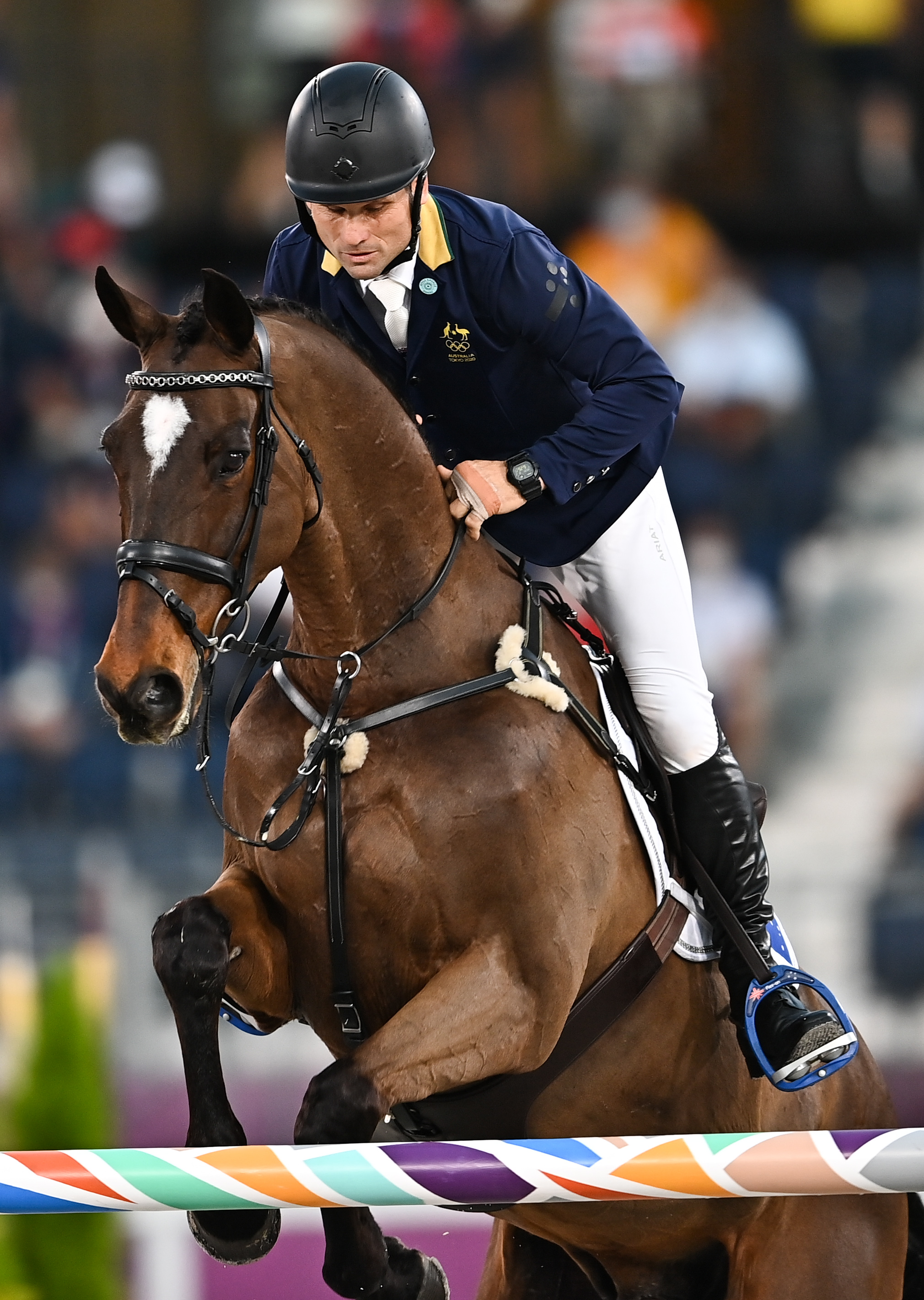 马术——马术三项团体:英国队夺冠