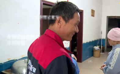 回顾19岁女生私奔39岁穷小伙生子回家求父母借点钱给我们