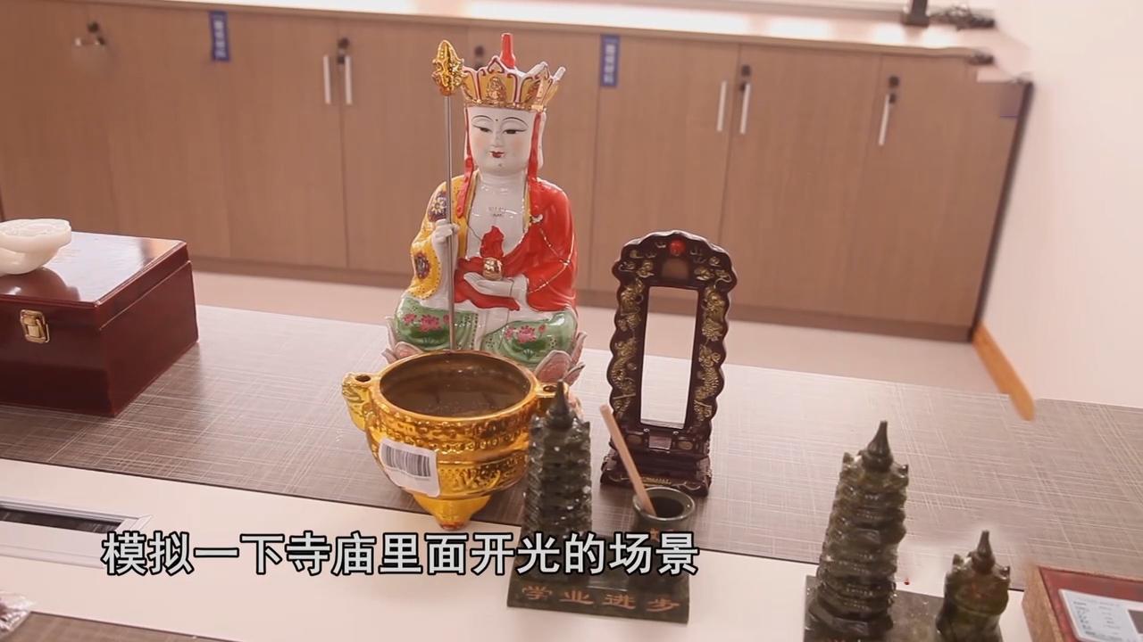 20年河南老板生意惨淡,却有多辆豪车多处房,警方调查发现不简单