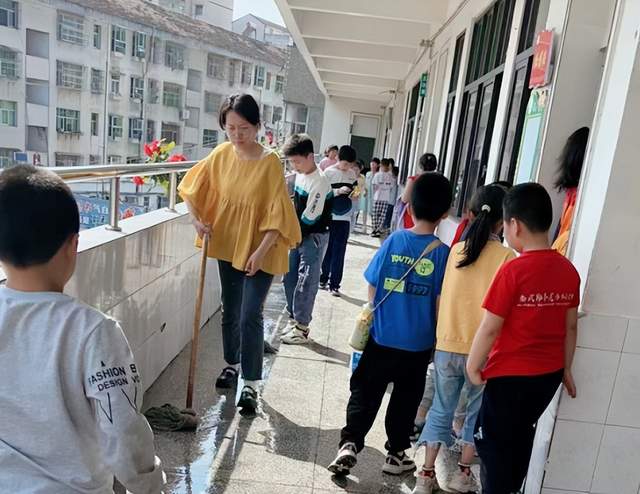 武穴市梅川镇实验小学考棚校区:弘扬爱卫新风尚 打造宜学靓校园