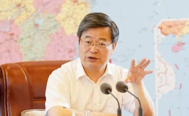 现任国安部部长,出生于草根,曾任温州市委书记,履历十分优秀