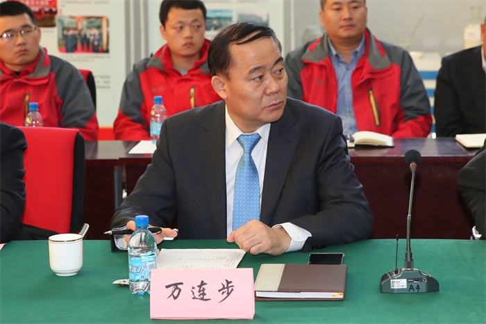 万连步:创立化肥龙头,却4年造假231亿,堪称"第2个贾跃亭"