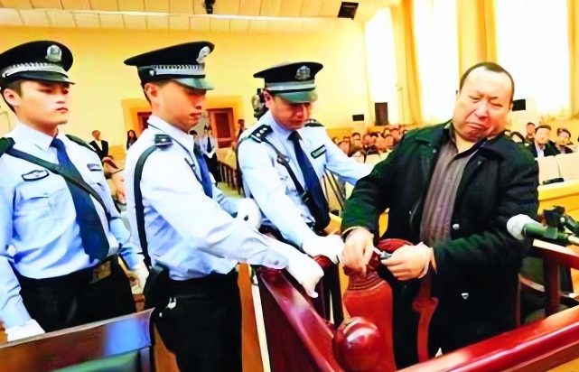 没过几年,黄德坤就在官场上站稳了脚跟.