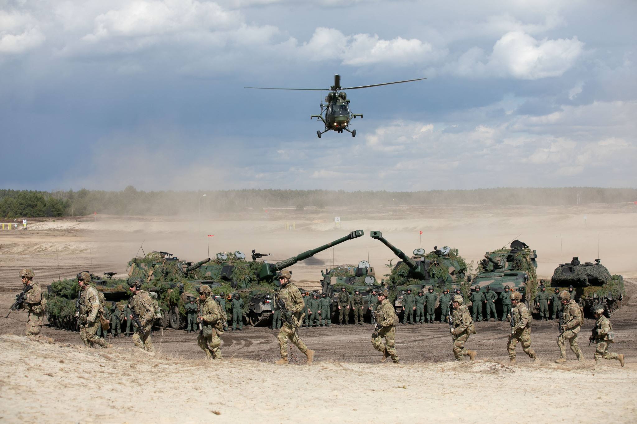 美军101空降师集结边境,全军整装待发,挺进乌克兰存在两种情况