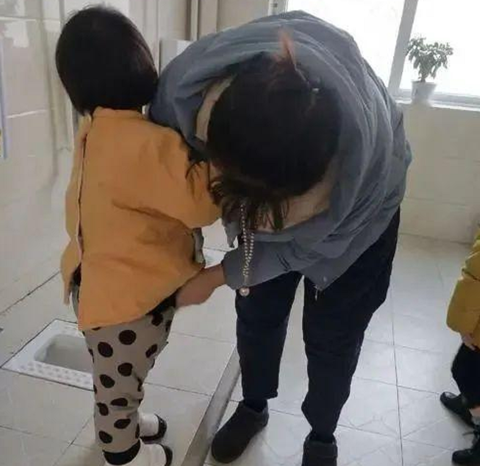 孩子幼兒園拉肚子,老師嫌棄將