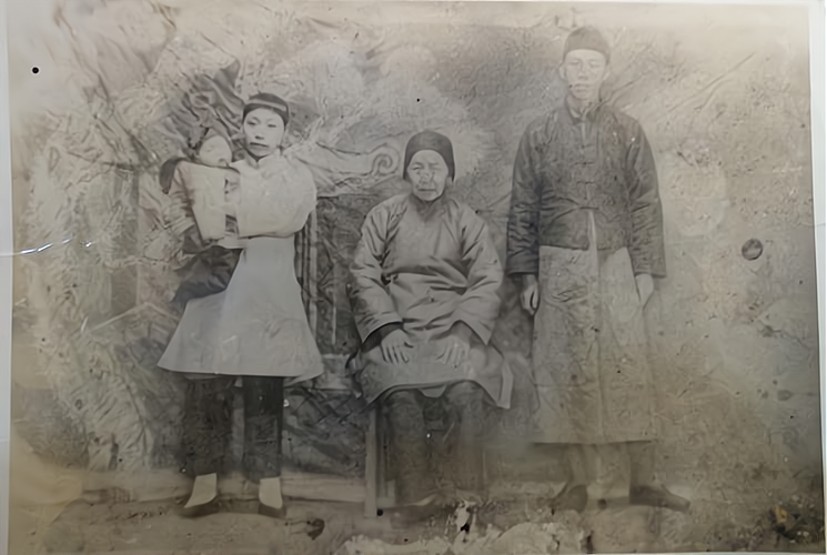 太平天国的英王陈玉成有几个老婆和后人?他与李秀成关系又如何?