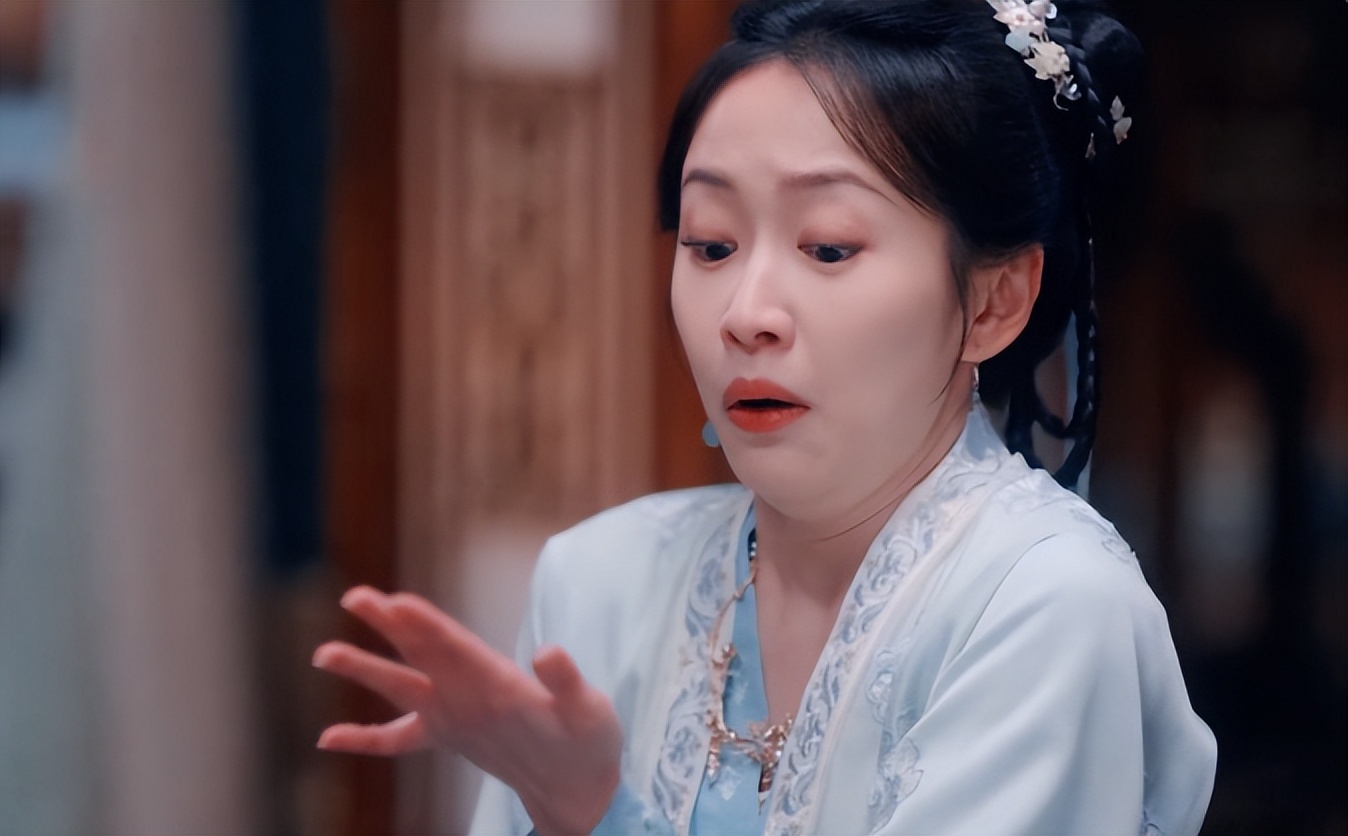 表情夸张不等于五官乱飞,长相磕碜,却非要尬演"第一美人"