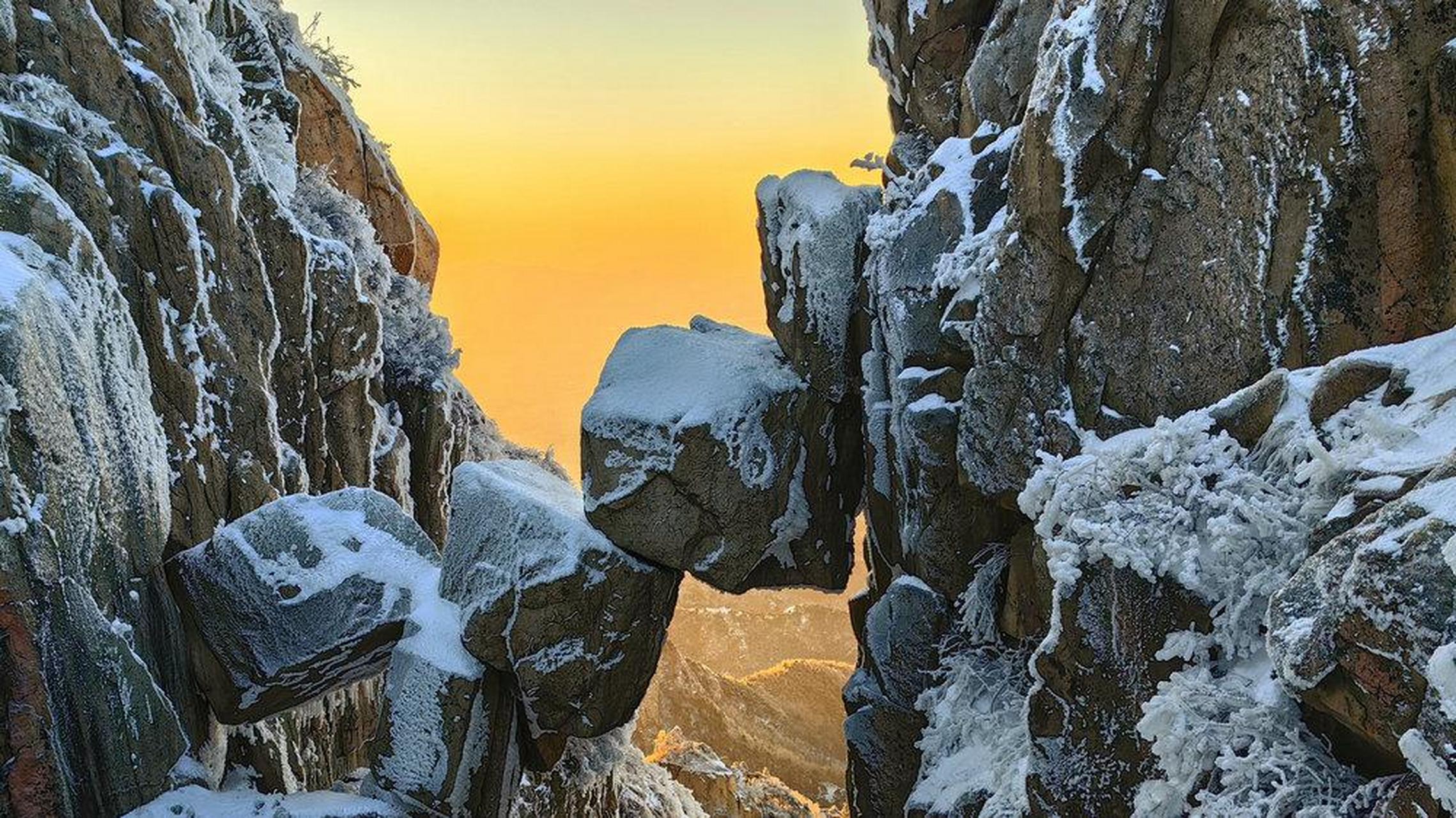 泰山山顶雪景图片