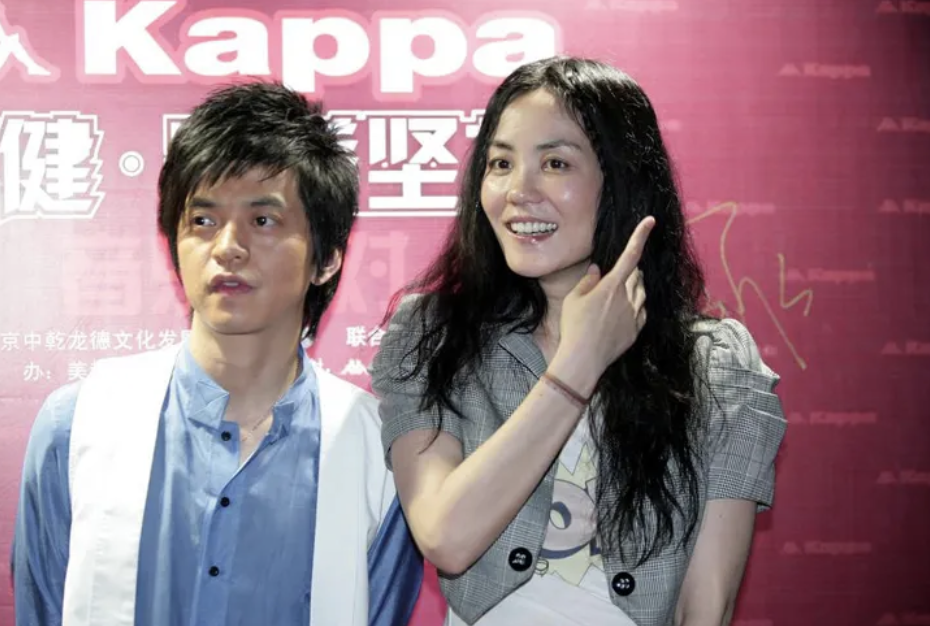 王菲因唱《传奇》被告索赔300万,李健的回答让她无话可说