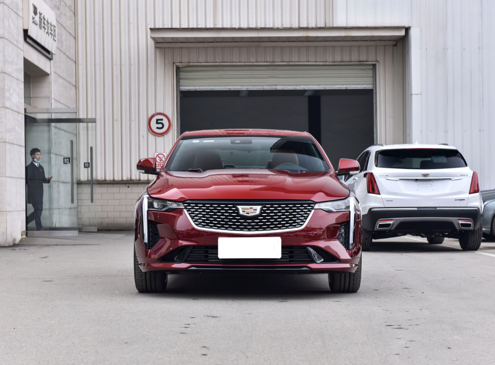 凯迪拉克下本了,b级车搭载1.5t 8at,7.9秒破百,降至18万多