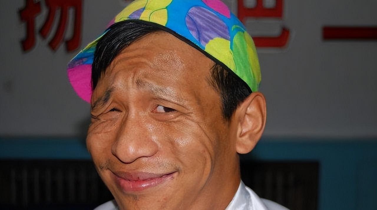 11年了宋小宝成名后抛弃发妻转身娶年轻粉丝如今生活怎样了