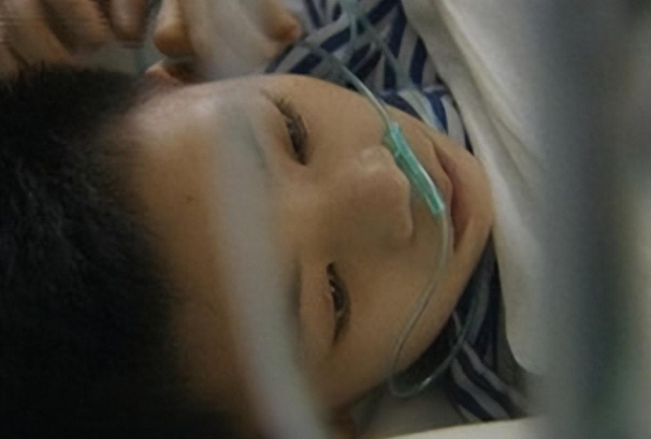 2012年,12岁脑癌少年离世前一天的心愿,父亲含泪捐献遗体