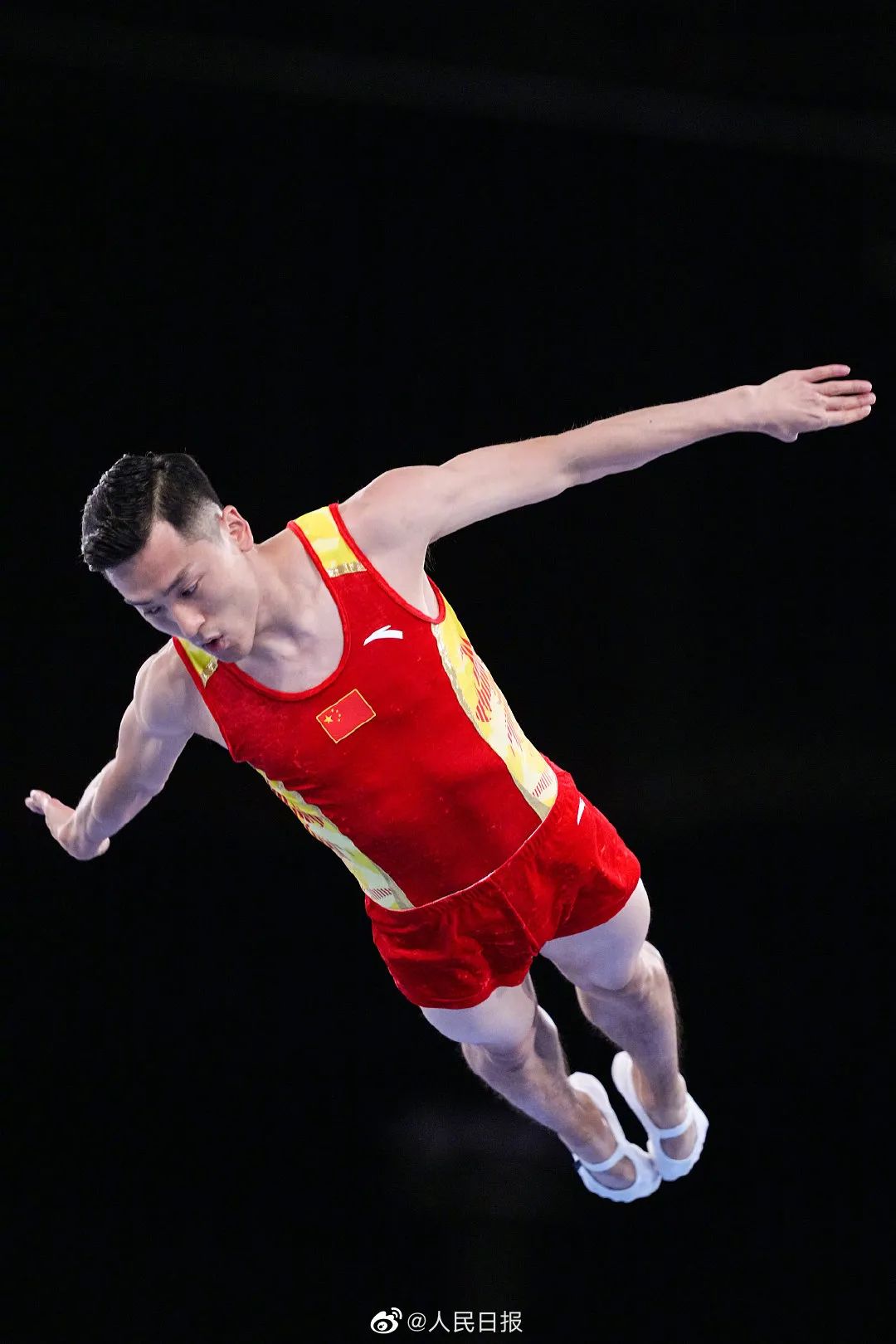 刚刚,奥运"四朝元老",山西蹦床名将董栋摘得银牌