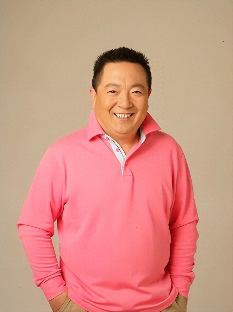 央视著名主持人董浩:两次死里逃生,妻子和女儿是他最坚强的依靠