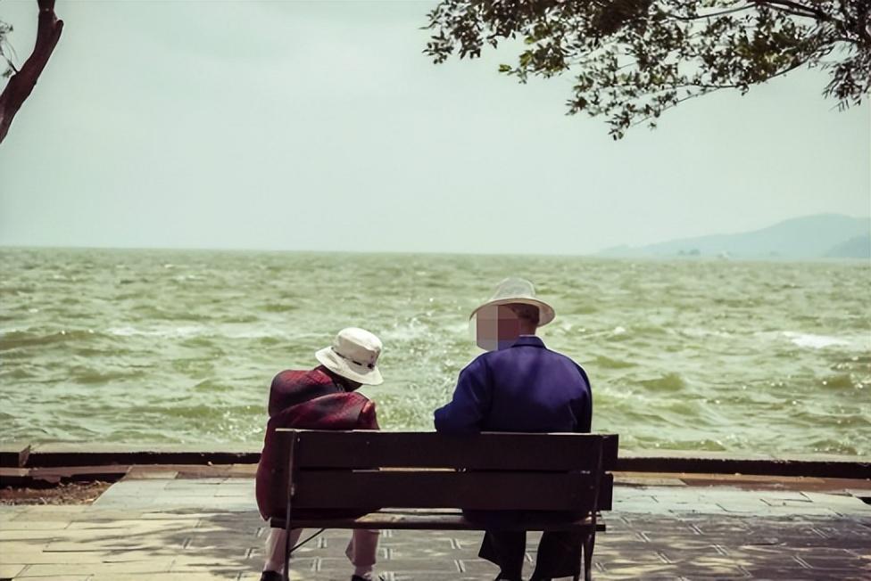 回顾冲动是魔鬼老汉想和妻子亲热被拒一怒之下用砖头将其拍死