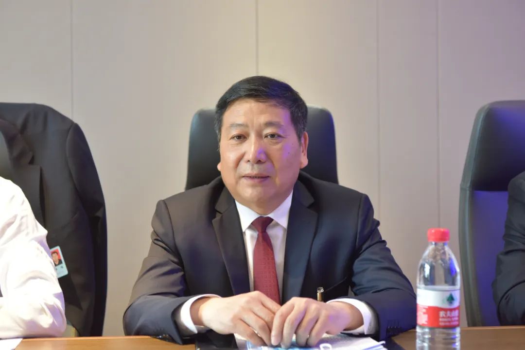 平舆县人大常委会主任石玉兴参加清河代表团审议