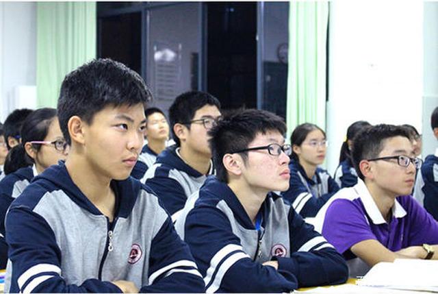 "学霸"会有什么特征?老师坦言说出实话,这3科成绩很重要!