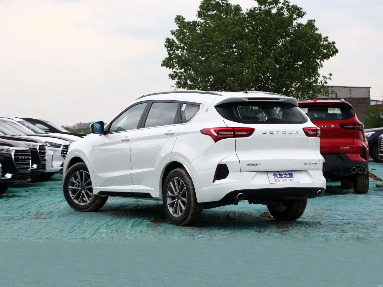 国产大七座suv,轴距达2745mm,7月销售9015台,油耗仅需8.1l