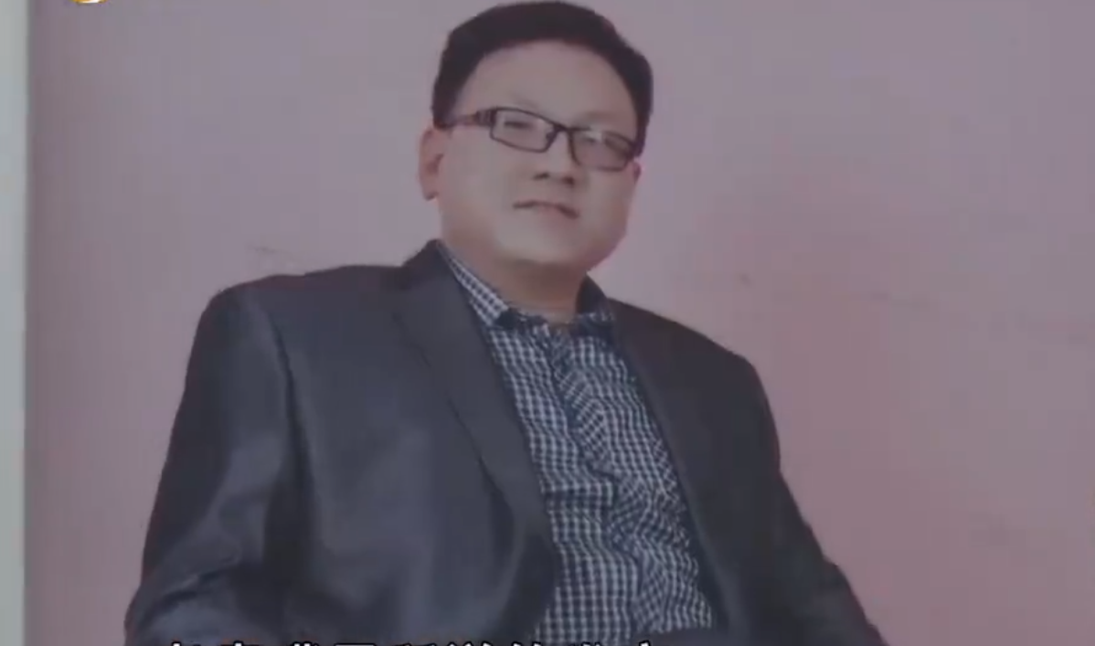 2015年河南男子跌入油锅全身近乎炸熟,医生劝别救,妻子割皮救夫