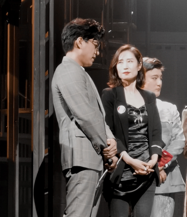 靳东,刘敏涛再相聚,时隔6年,2人齐齐为《伪装者》打call