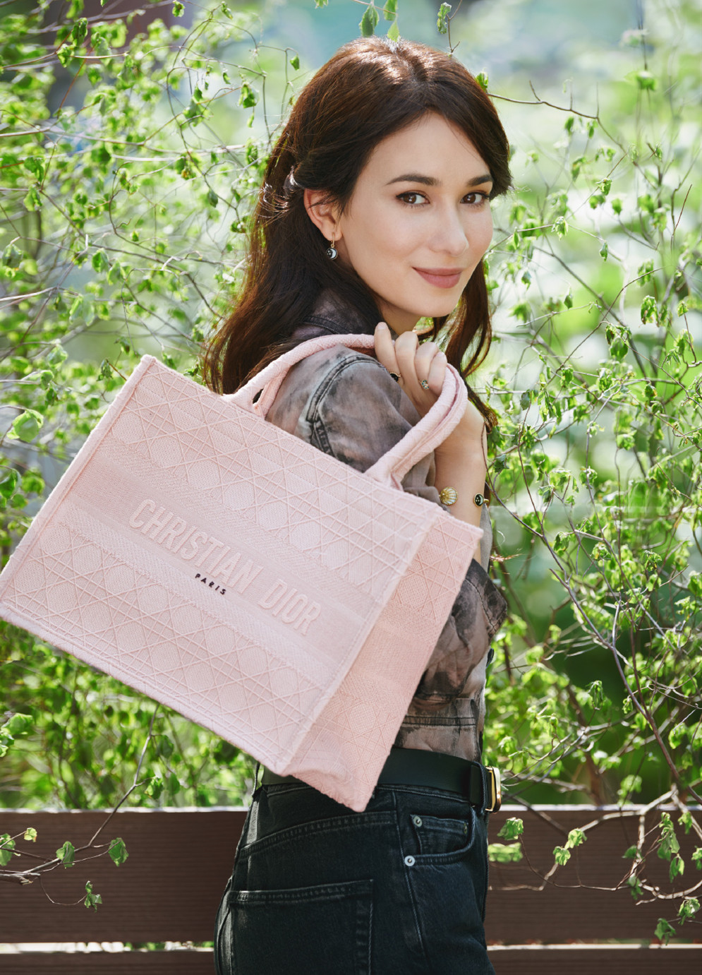 韩庚深夜为卢靖姗庆生,两个字道出浓浓爱意,网友直呼太甜受不了