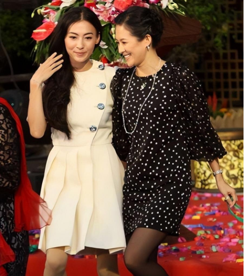 影后较量:张柏芝与章子怡同台亮相