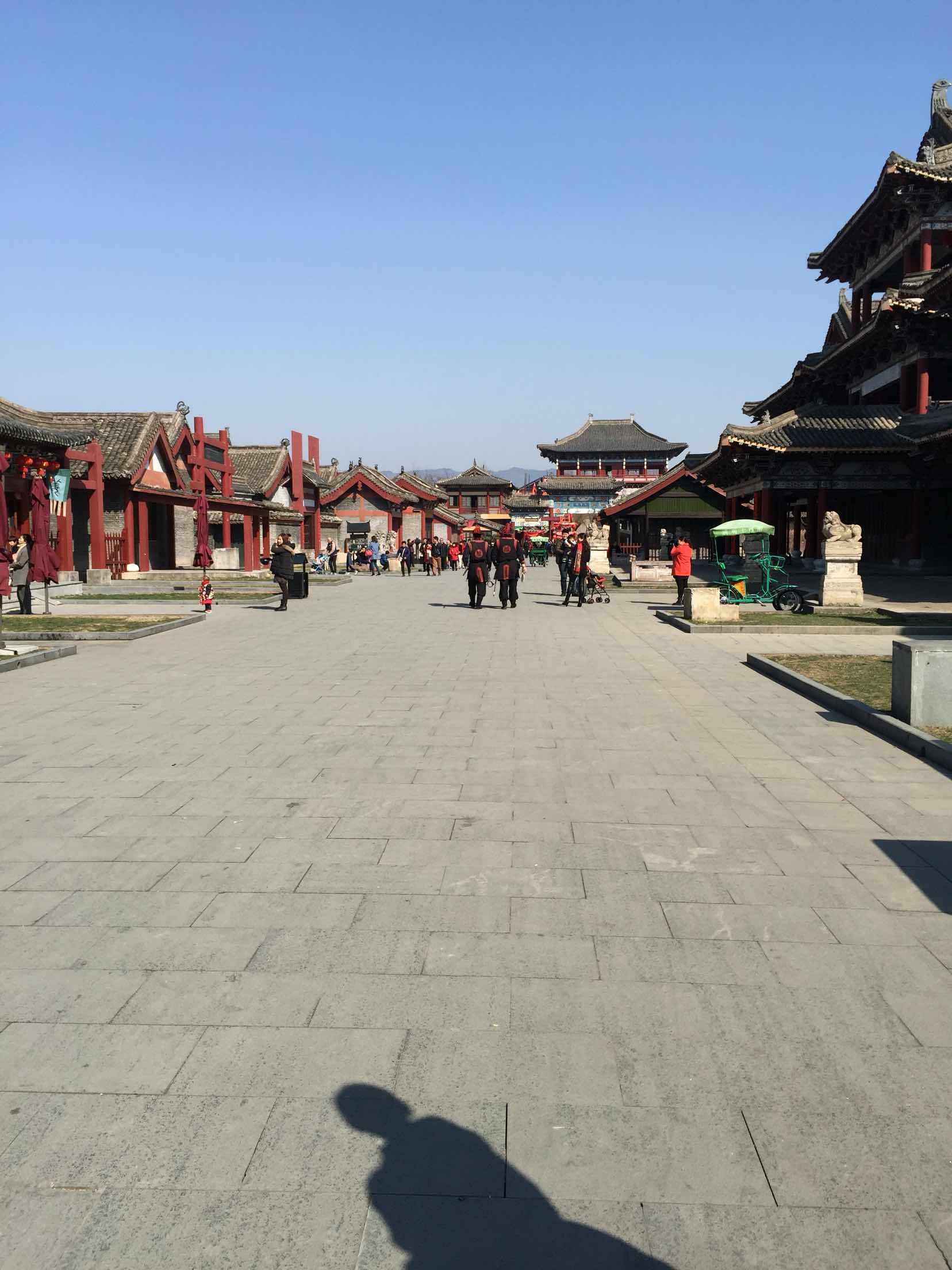 浙江横店影视城在哪里,带你了解中国最大的影视拍摄基地