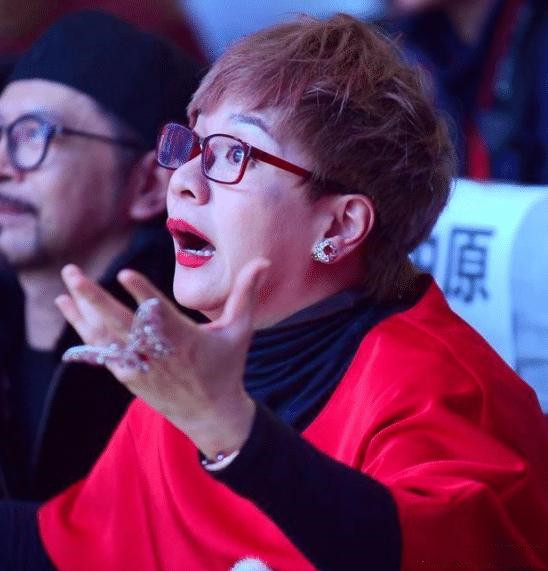 "没有金星的智慧,却有金星的毒舌",柯以敏是如何自毁前程的?